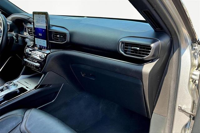 Photo of 2022 Iconic Silver Metallic Ford Explorer