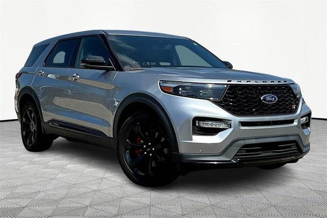 Photo of 2022 Iconic Silver Metallic Ford Explorer