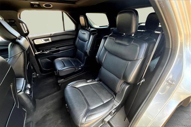 Photo of 2022 Iconic Silver Metallic Ford Explorer