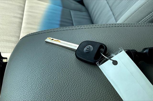 Photo of 2022 Pacific Blue Kia Sportage