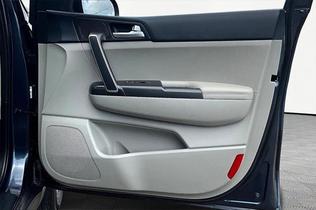 Photo of 2022 Pacific Blue Kia Sportage