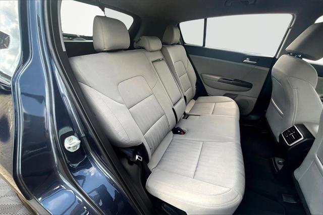 Photo of 2022 Pacific Blue Kia Sportage