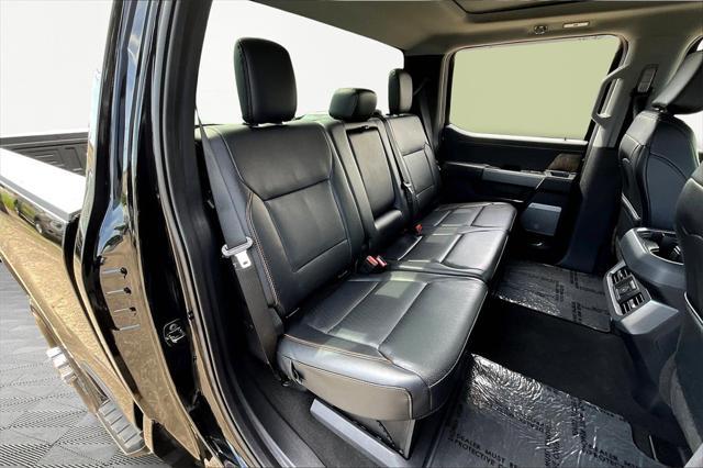 Photo of 2025 Agate Black Metallic Ford F-250