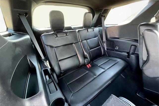 Photo of 2022 Atlas Blue Metallic Ford Explorer