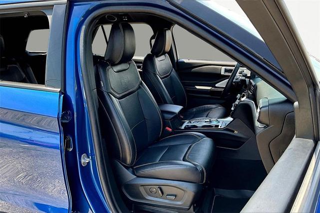 Photo of 2022 Atlas Blue Metallic Ford Explorer