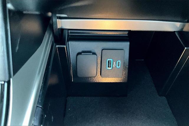 Photo of 2022 Atlas Blue Metallic Ford Explorer