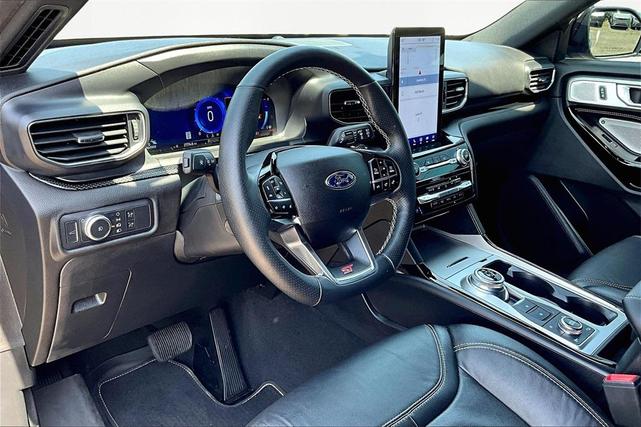 Photo of 2022 Atlas Blue Metallic Ford Explorer