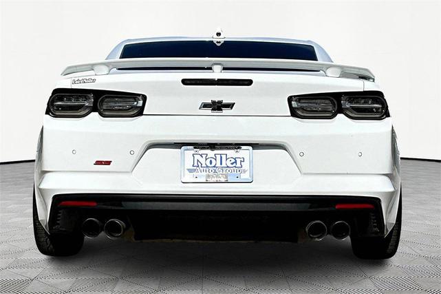 Photo of 2023 Summit White Chevrolet Camaro