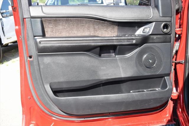 Photo of 2021 Rapid Red Metallic Tinted Clearcoat Ford Expedition Max