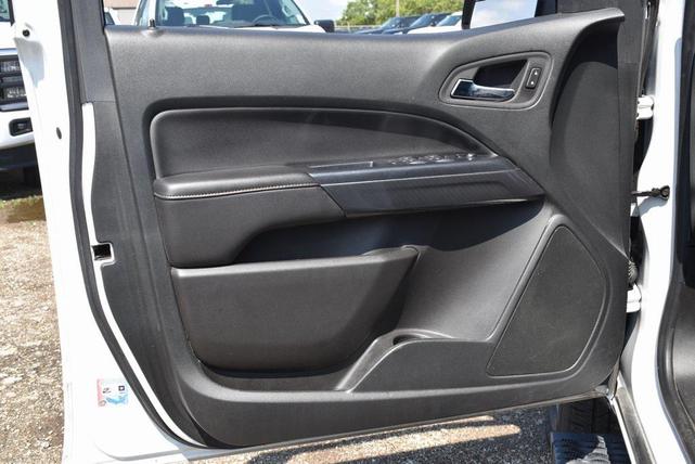 Photo of 2022 Summit White GMC Canyon