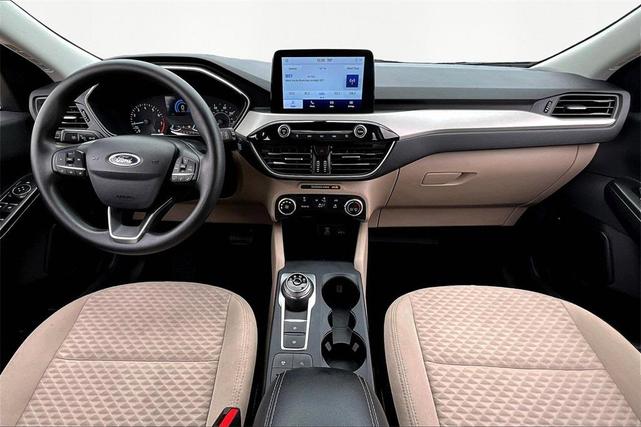 Photo of 2022 Oxford White Ford Escape