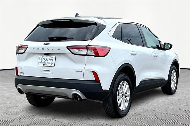 Photo of 2022 Oxford White Ford Escape