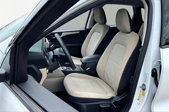 Photo of 2022 Oxford White Ford Escape