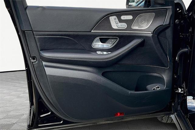 Photo of 2022 Black Mercedes-Benz GLE 350