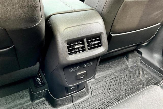 Photo of 2024 Summit White GMC Terrain