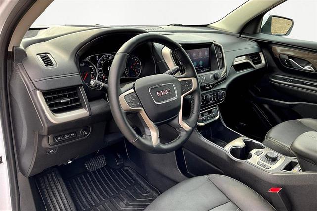 Photo of 2024 Summit White GMC Terrain