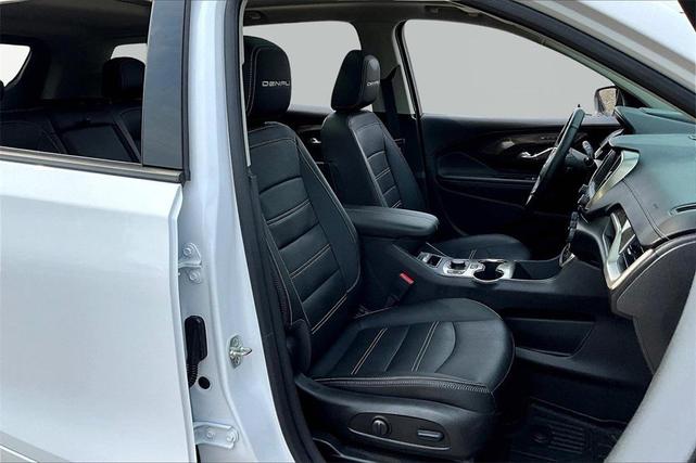 Photo of 2024 Summit White GMC Terrain