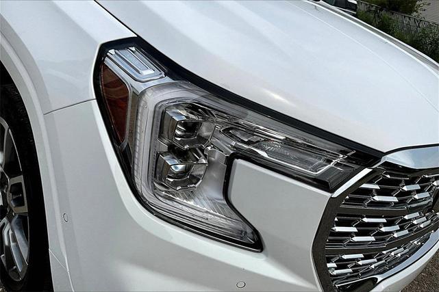 Photo of 2024 Summit White GMC Terrain