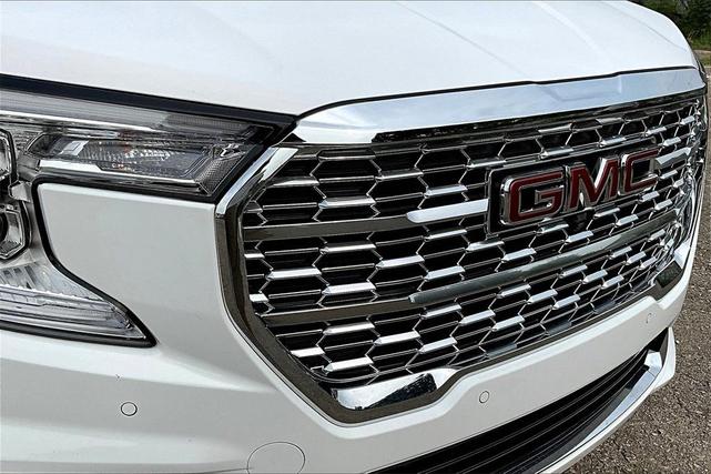 Photo of 2024 Summit White GMC Terrain