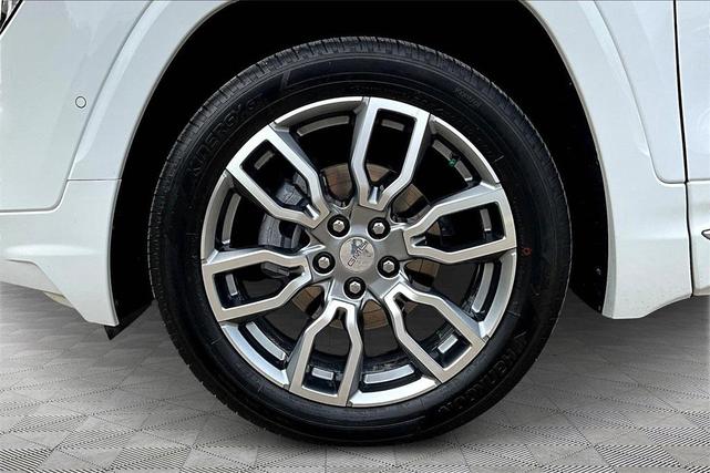 Photo of 2024 Summit White GMC Terrain