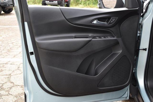 Photo of 2022 Seaglass Blue Metallic Chevrolet Equinox