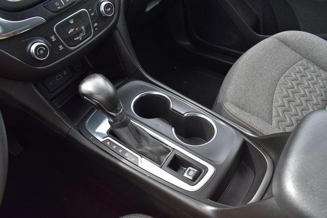 Photo of 2022 Seaglass Blue Metallic Chevrolet Equinox
