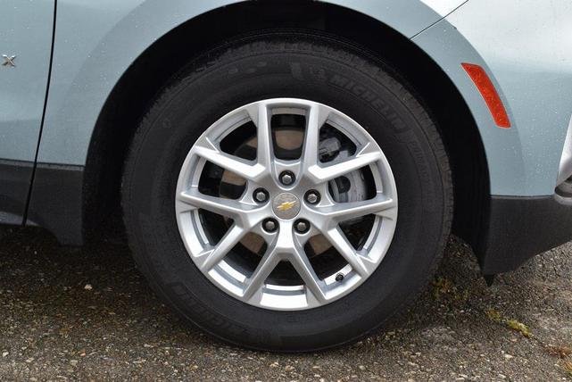 Photo of 2022 Seaglass Blue Metallic Chevrolet Equinox