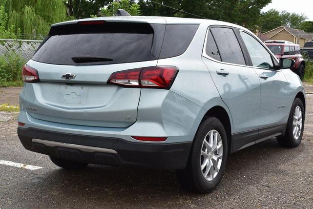 Photo of 2022 Seaglass Blue Metallic Chevrolet Equinox