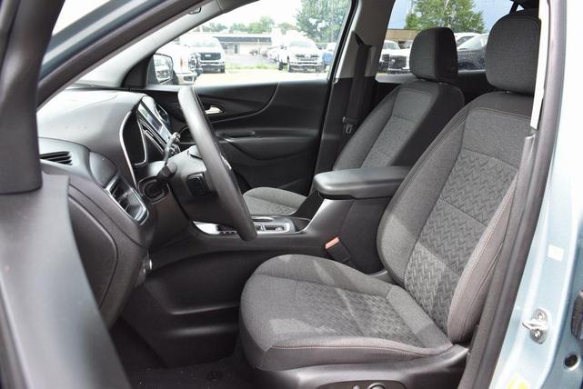 Photo of 2022 Seaglass Blue Metallic Chevrolet Equinox