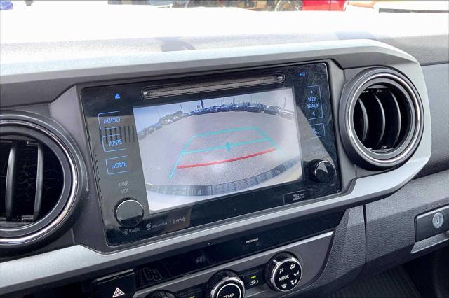 Photo of 2017 Super White Toyota Tacoma