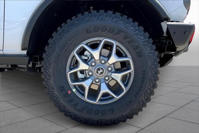 Photo of 2025 Oxford White Ford Bronco