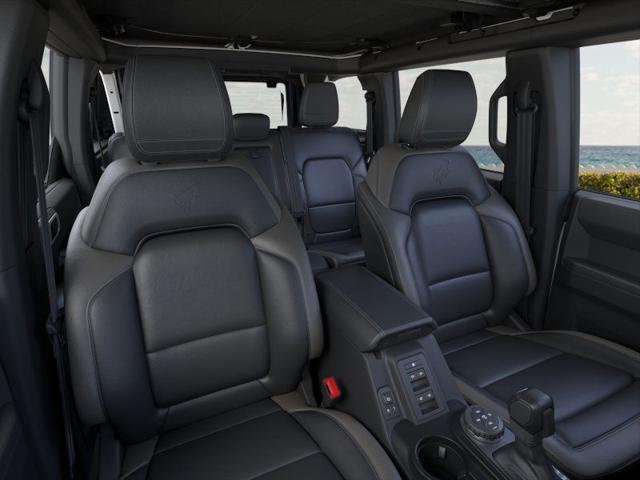 Photo of 2025 Oxford White Ford Bronco