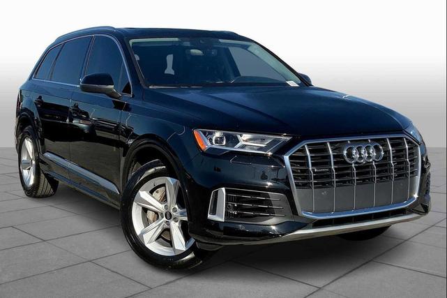Photo of 2022 Mythos Black Metallic Audi Q7