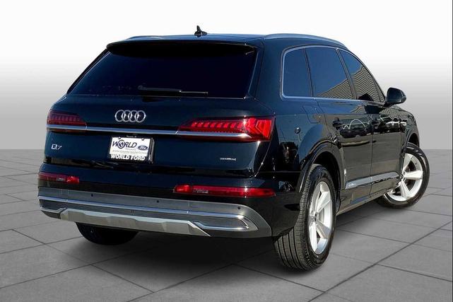 Photo of 2022 Mythos Black Metallic Audi Q7