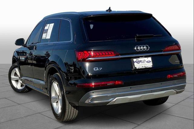 Photo of 2022 Mythos Black Metallic Audi Q7