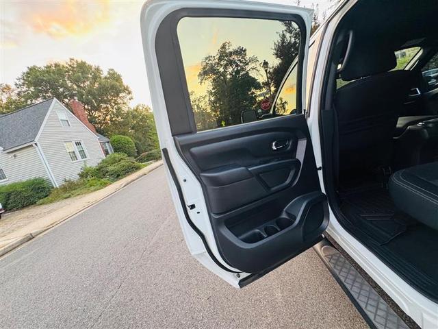 Photo of 2019 White Nissan Titan XD