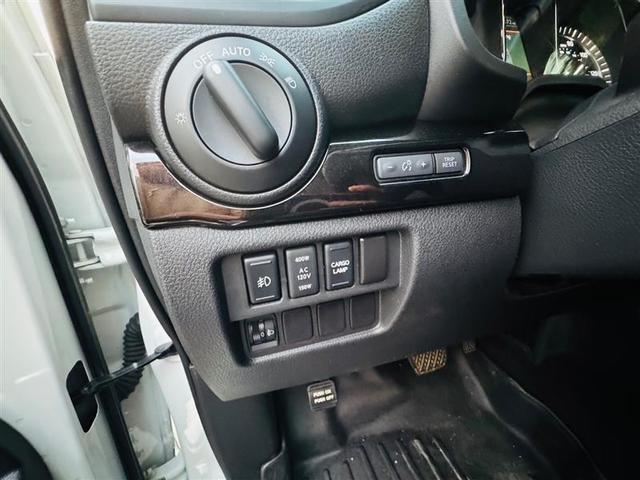 Photo of 2019 White Nissan Titan XD