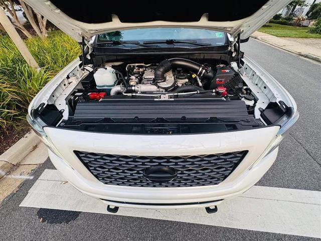 Photo of 2019 White Nissan Titan XD