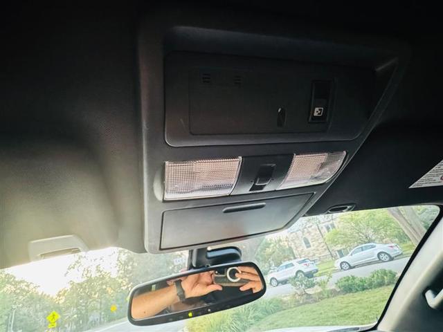Photo of 2019 White Nissan Titan XD