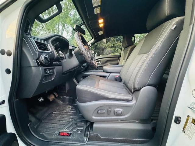 Photo of 2019 White Nissan Titan XD