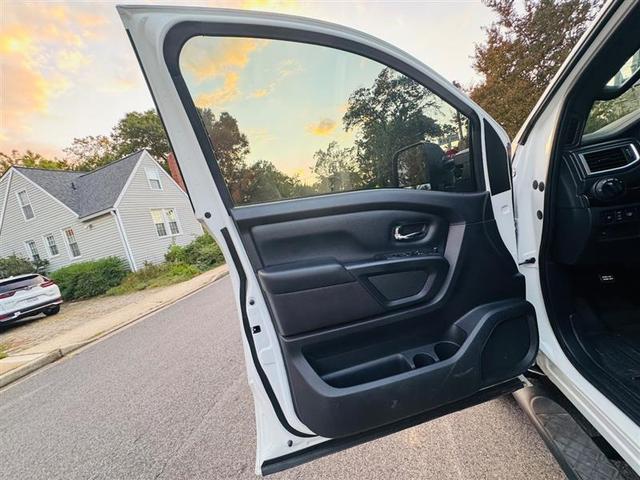 Photo of 2019 White Nissan Titan XD