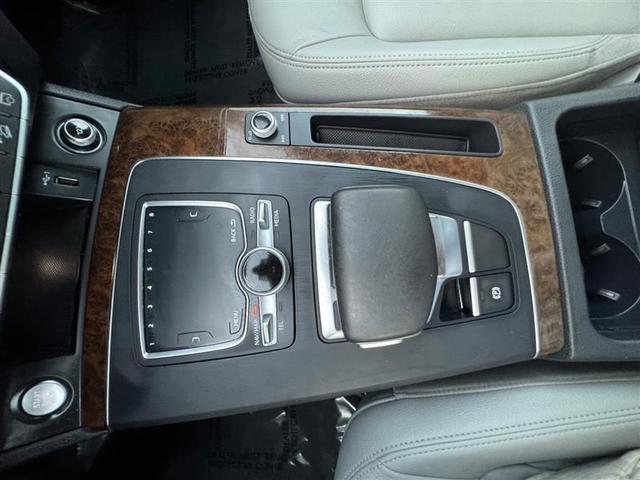 Photo of 2018 Manhattan Gray Metallic Audi Q5