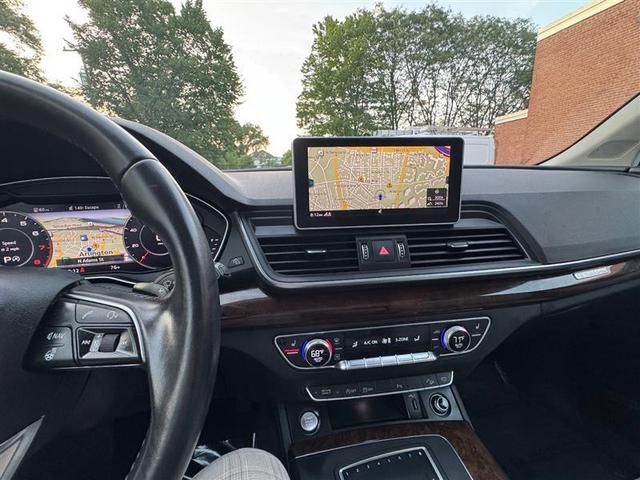 Photo of 2018 Manhattan Gray Metallic Audi Q5