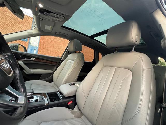 Photo of 2018 Manhattan Gray Metallic Audi Q5