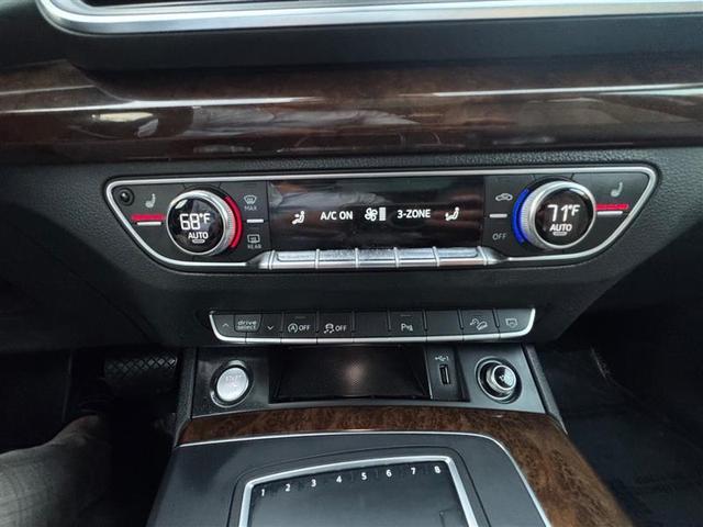 Photo of 2018 Manhattan Gray Metallic Audi Q5