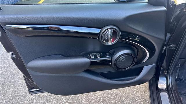 Photo of 2018 Black MINI Hardtop
