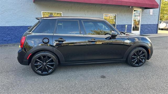 Photo of 2018 Black MINI Hardtop