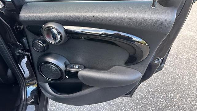 Photo of 2018 Black MINI Hardtop