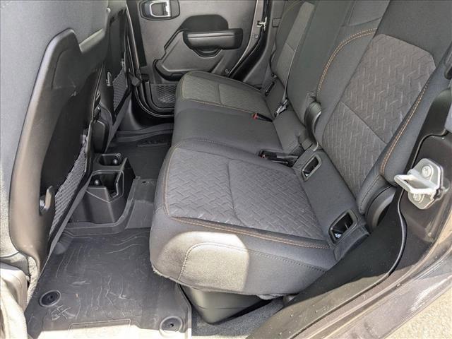 Photo of 2025 Granite Crystal Metallic Clearcoat Jeep Gladiator