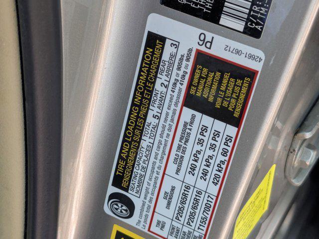 Photo of 2015 Creme Brulee Mica Toyota Camry